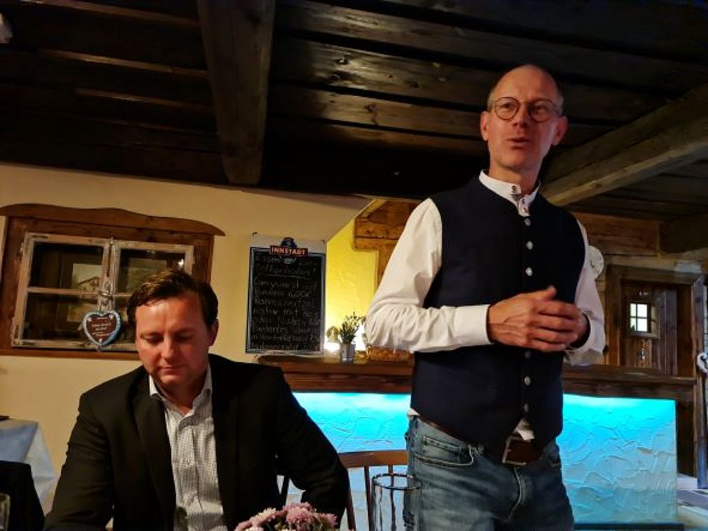 Das Bild zeigt Kreisverbandsvorsitzenden Achatz zusammen mit Ortsverbandsvorsitzenden Stefan Murr