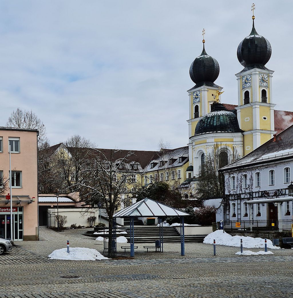 Das Foto zeigt den Marktplatz in Metten.